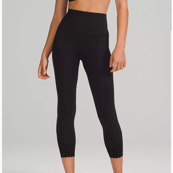 Lululemon Scallop Align leggings 23” - Picture 2 of 4